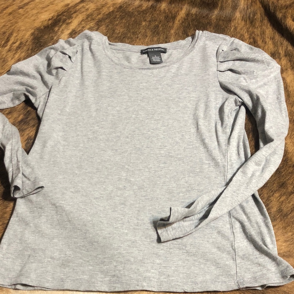 Chelsea & Theodore shirt in small